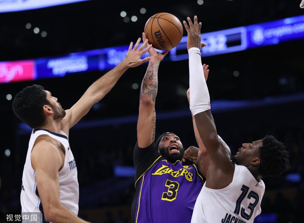 前锋一直被 前锋一直被