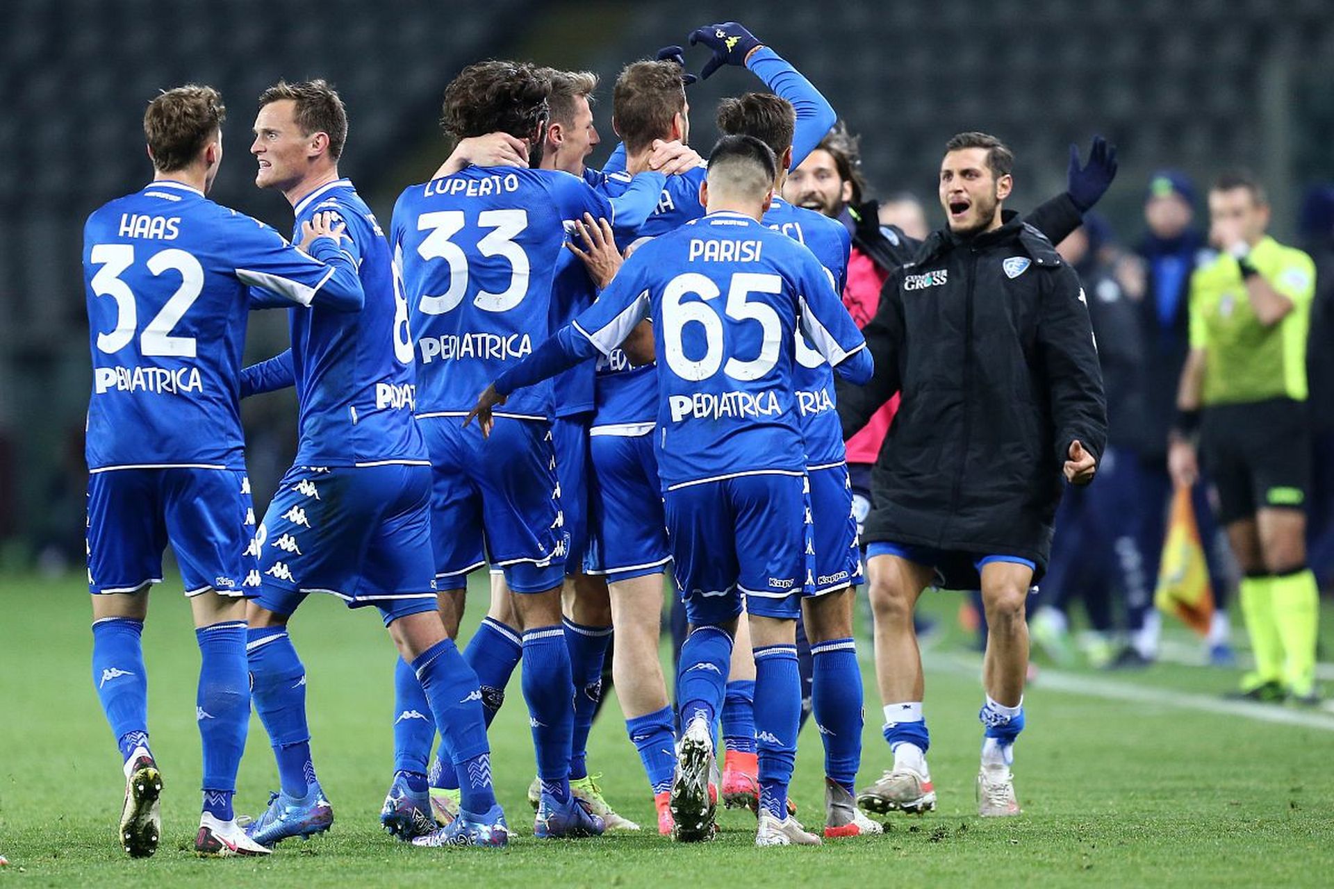 一名冒出来 一名冒出来